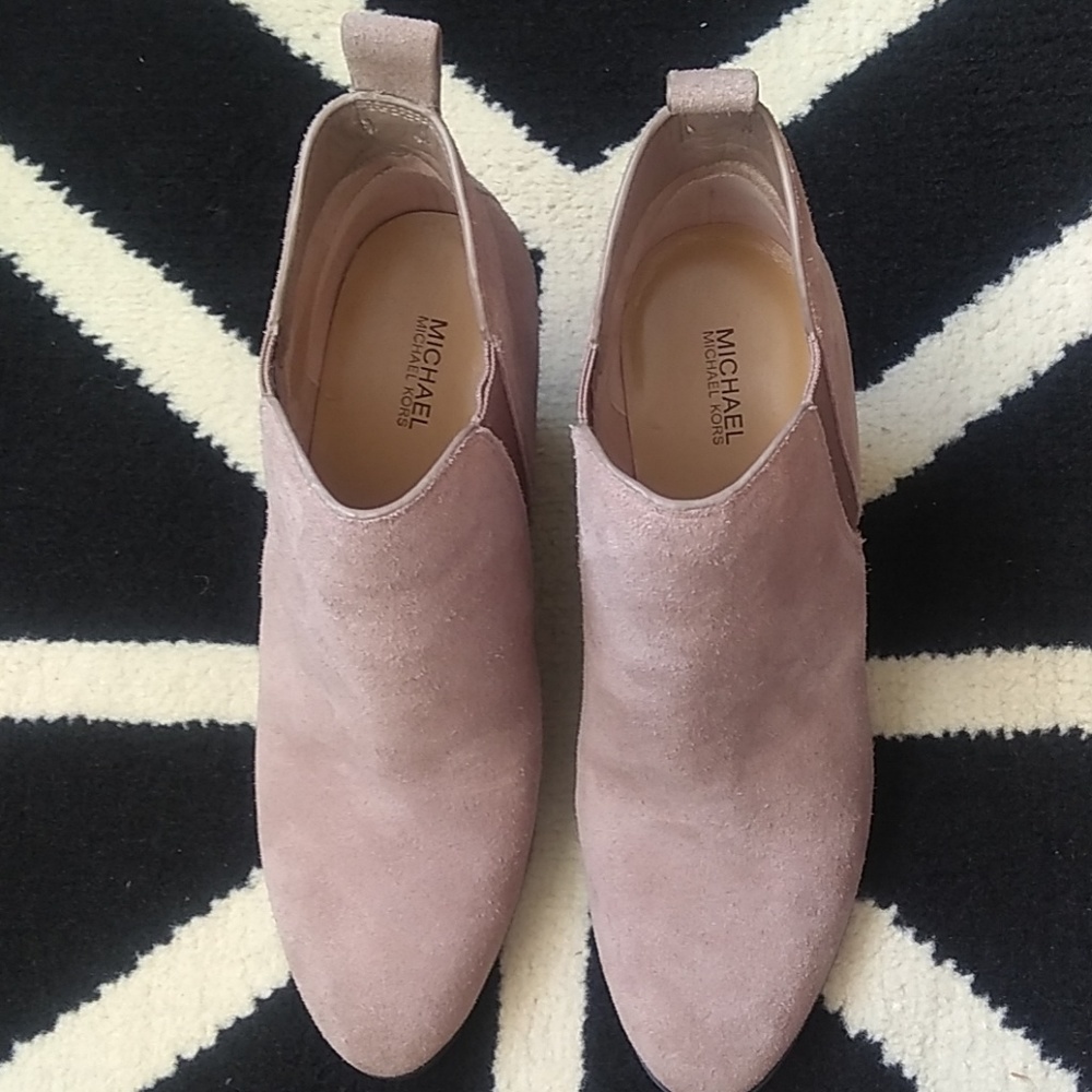 New Michael Kors Brandy suede bootie - Picture 2 of 7